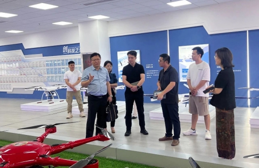 杭州拱墅城运集团董事长王震一行莅临翔龙航空考察交流