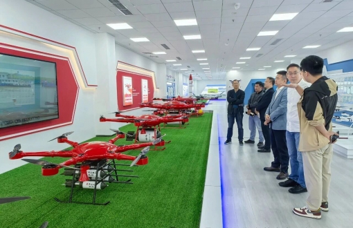 强强联手，共筑未来 - 杭州汽车高级技工学校校长一行到访翔龙航空，共绘校企合作新蓝图