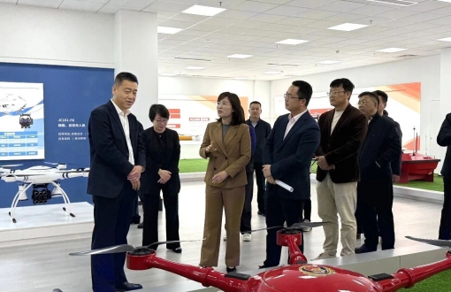 国家邮政总局陈凯副局长带队莅临翔龙航空考察调研，共探低空物流发展新路径