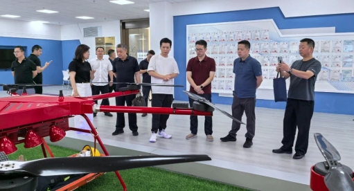 杭州市景区公安局党委书记、局长黄涛一行赴翔龙航空考察，共商低空经济与景区安全新路径