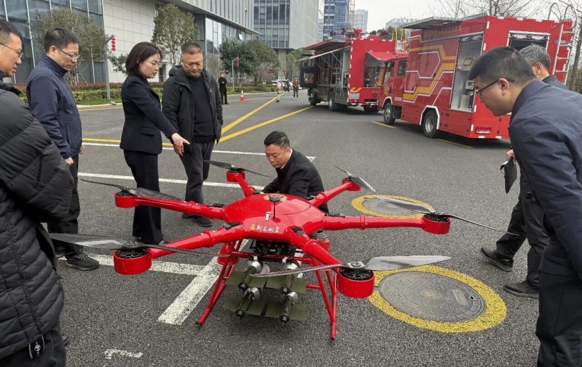 浙江省应急管理厅副厅长吴晓荣一行莅临翔龙航空调研指导
